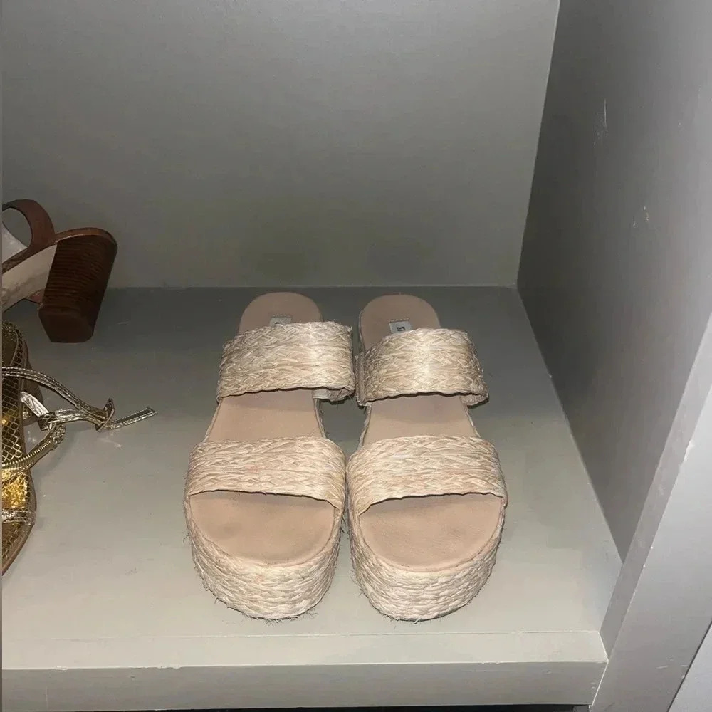Steven Madden | slip on sandal | size 8 - Picture 4 of 7